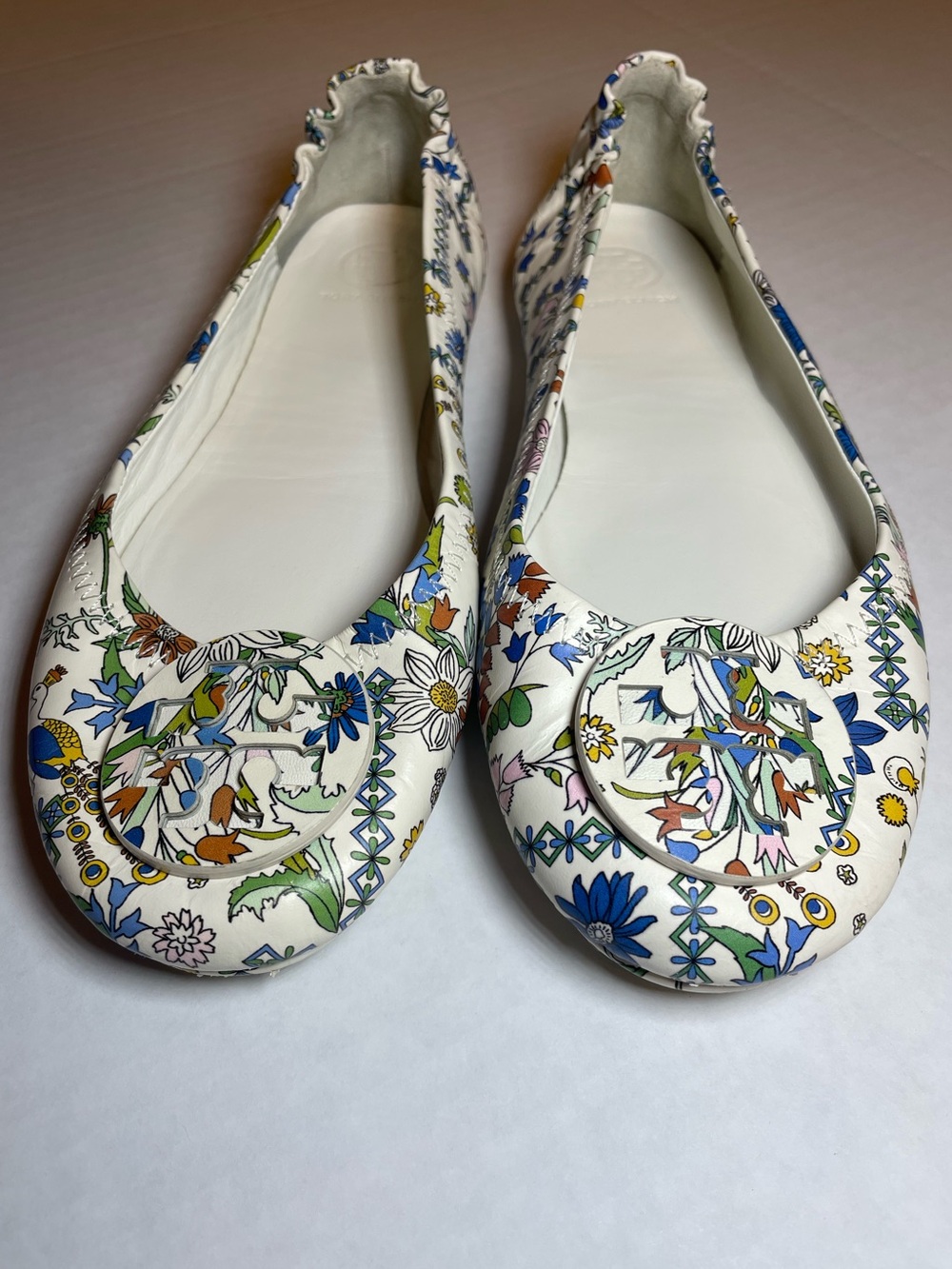 Tory Burch Minnie Ivory Meadow Folly Travel
Ballet Flats size 7 - Picture 7 of 7